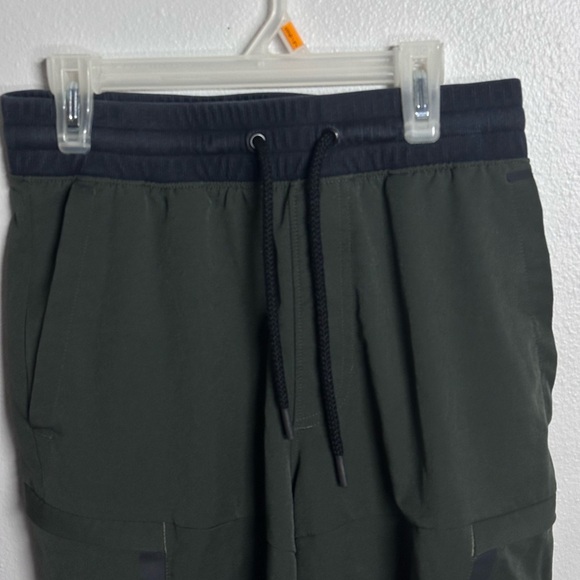 Under Armour Men Dark Green Athletic Fitted Running shorts size S - Picture 3 of 9
